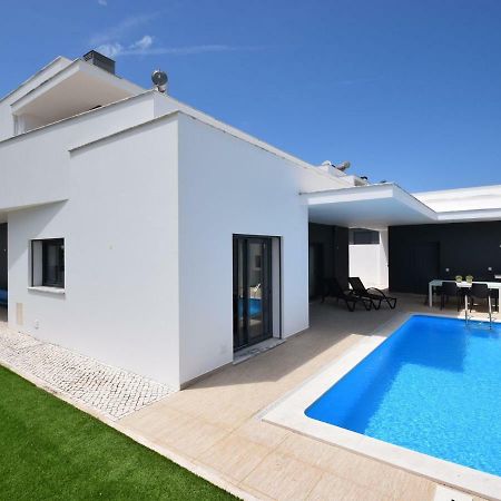 Modern Villa With Private Pool Near The Beautiful Beach Of Foz De Arelho Nadadouro Dış mekan fotoğraf