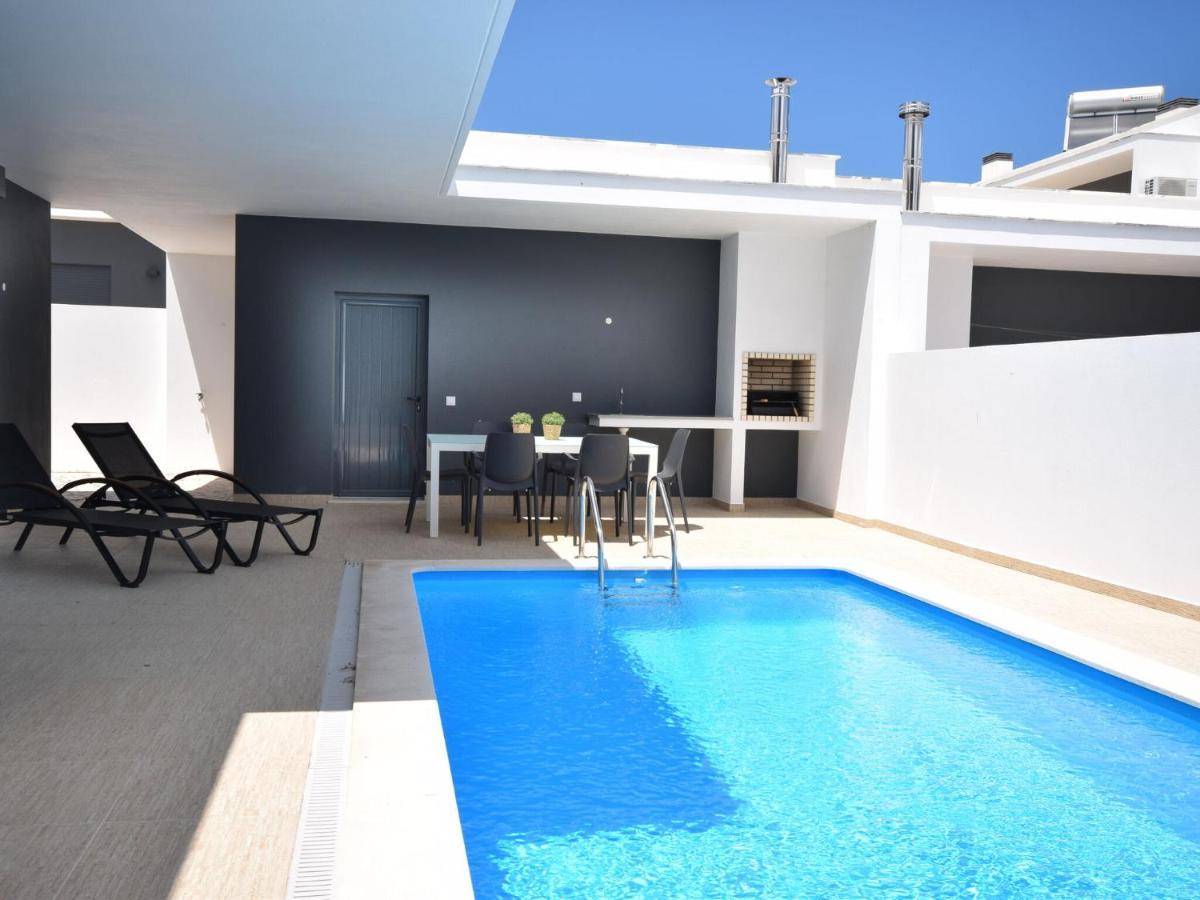 Modern Villa With Private Pool Near The Beautiful Beach Of Foz De Arelho Nadadouro Dış mekan fotoğraf