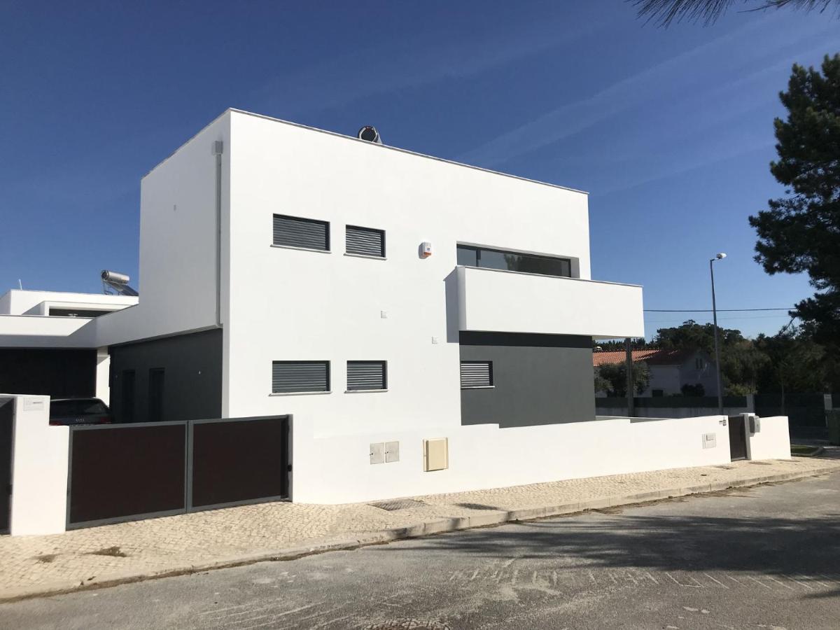 Modern Villa With Private Pool Near The Beautiful Beach Of Foz De Arelho Nadadouro Dış mekan fotoğraf
