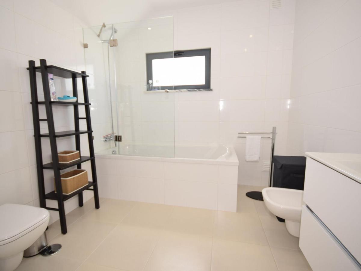 Modern Villa With Private Pool Near The Beautiful Beach Of Foz De Arelho Nadadouro Dış mekan fotoğraf